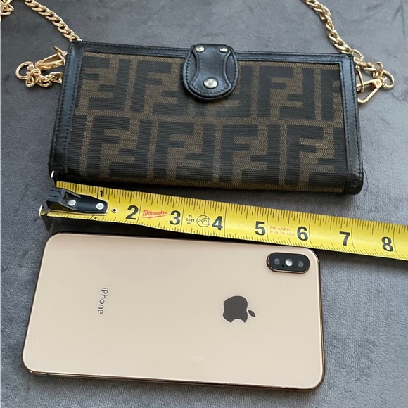 Fendi Wallet on Chain - Picture 13 of 14